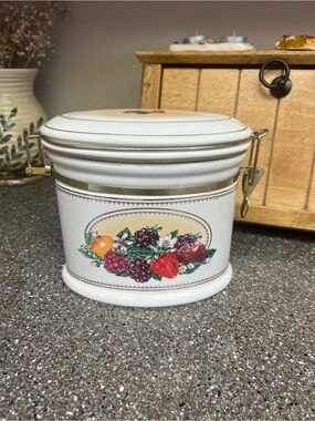 Vintage White Fruit-Print Airtight Kitchen Storage Canister